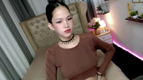 Snapshot of ariahooper chatting on June 13, 9:07 am Christine JorgensenChristmas wish breasts implants online show from June 13, 9:07 am