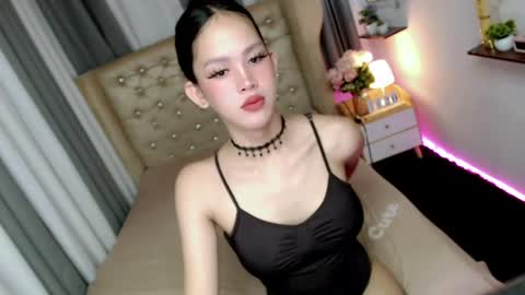 Snapshot of ariahooper chatting on June 17, 9:27 pm Christine JorgensenChristmas wish breasts implants online show from June 17, 9:27 pm