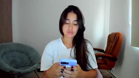 Snapshot of ariamontgomeryyy chatting on February 17, 7:42 pm Aria Montgomery online show from February 17, 7:42 pm