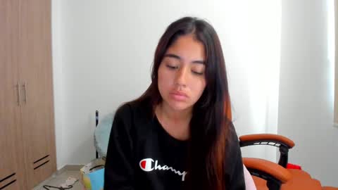 Snapshot of ariamontgomeryyy chatting on February 28, 3:15 pm Aria Montgomery online show from February 28, 3:15 pm