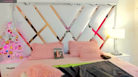 Snapshot of ariana__sweet_ chatting on December 15, 12:38 pm Ariana online show from December 15, 12:38 pm