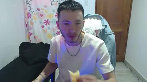 ariana_esteban07 online show from March 5, 11:50 am