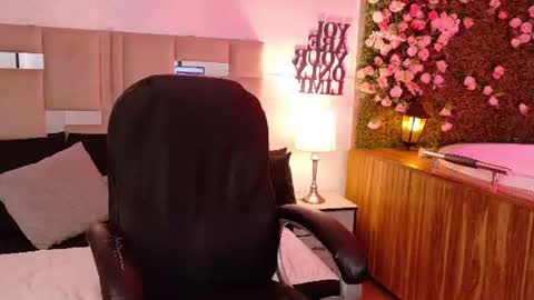 Snapshot of ariana_foxx__ chatting on June 26, 2:32 pm Ariana online show from June 26, 2:32 pm