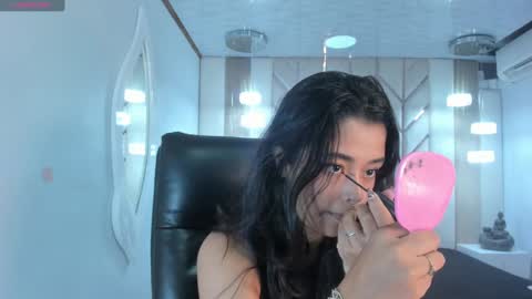 Ariana  online show from December 4, 8:07 pm