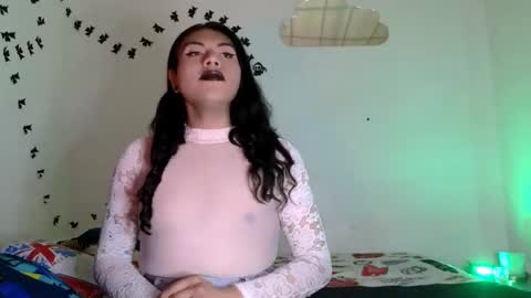 Snapshot of ariana_rodriguez_ chatting on November 21, 10:19 pm Ariana Rodriguez trans Girl online show from November 21, 10:19 pm
