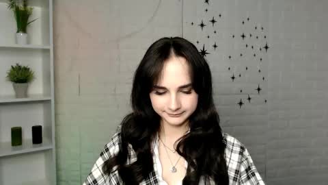 Snapshot of ariana_ross7 chatting on May 6, 7:19 pm ariana_ross7 online show from May 6, 7:19 pm