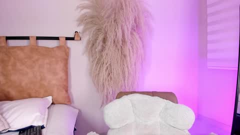 Ariana  online show from January 11, 12:40 pm