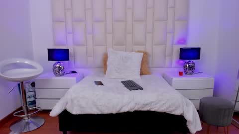  ariana  online show from February 4, 8:49 pm