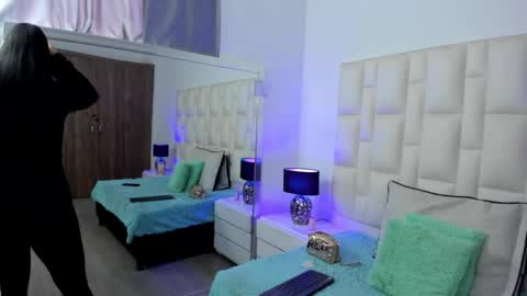 Snapshot of ariana_rouse_ chatting on May 29, 4:38 pm ariana online show from May 29, 4:38 pm