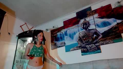 ariana_whitee online show from April 17, 9:12 am