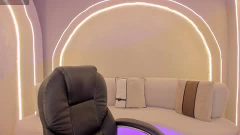 Ariana Dumont online show from April 22, 11:23 am