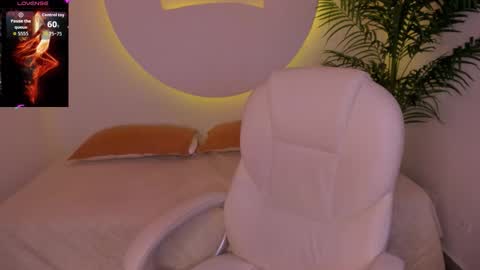 Snapshot of arianapierce chatting on October 10, 1:43 pm arianapierce online show from October 10, 1:43 pm