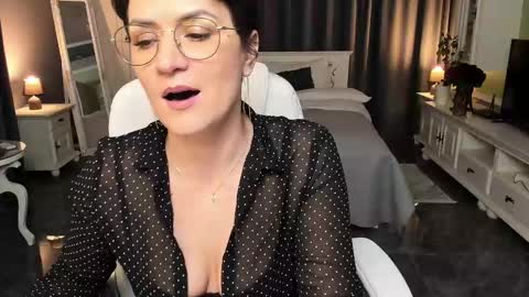 Ana online show from February 17, 3:31 pm