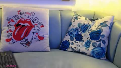 Ari  online show from October 26, 12:44 pm