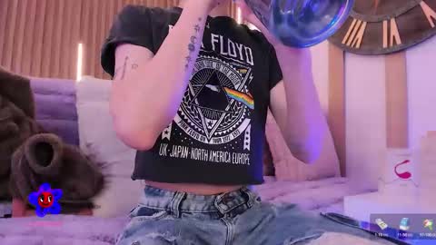 Ari  online show from November 15, 1:07 pm