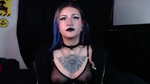 Snapshot of arianauwu666 chatting on December 6, 3:41 am help me 100 hands up my OF is Free  online show from December 6, 3:41 am