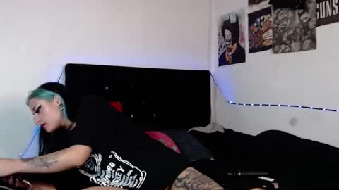 Snapshot of arianauwu666 chatting on January 9, 3:58 am help me 100 hands up my OF is Free  online show from January 9, 3:58 am