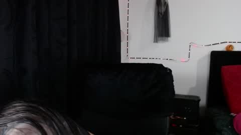 Snapshot of arianauwu666 chatting on October 5, 12:31 am help me 100 hands up my OF is Free  online show from October 5, 12:31 am