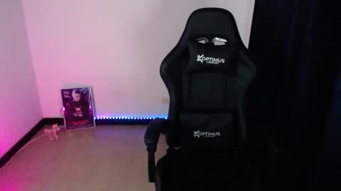 help me 100 hands up my OF is Free  online show from February 6, 10:13 pm