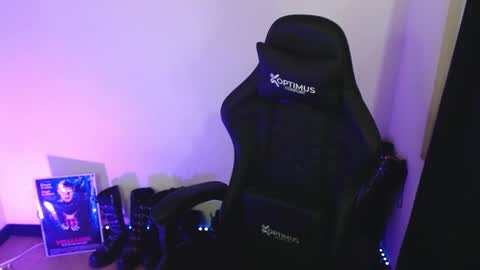 help me 100 hands up my OF is Free  online show from March 25, 8:48 pm