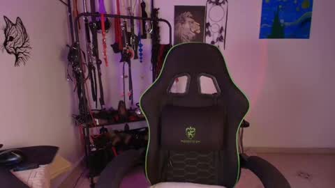 Snapshot of arianna_connorr chatting on April 29, 5:30 pm arianna_connorr online show from April 29, 5:30 pm