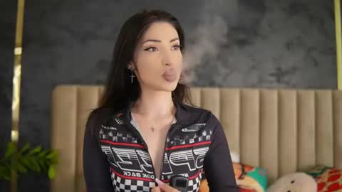 arianna_moonx online show from August 5, 12:30 pm