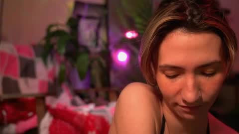 Snapshot of arianna_richi chatting on May 29, 10:24 am Olivka online show from May 29, 10:24 am