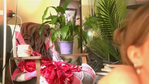 Snapshot of arianna_richi chatting on June 5, 9:04 am Olivka online show from June 5, 9:04 am