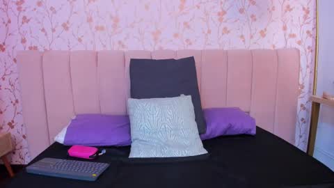 Snapshot of ariannaliss chatting on October 21, 11:33 am Arianna online show from October 21, 11:33 am