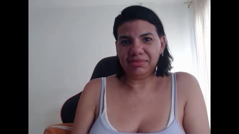 ariannaloovel online show from December 4, 7:01 pm