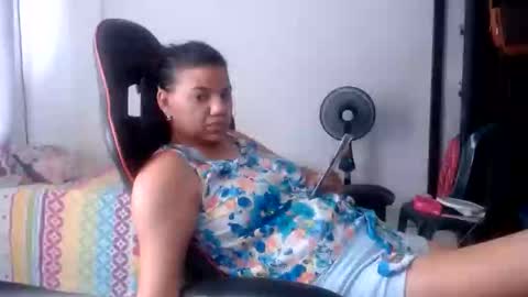 Snapshot of ariannaloovel chatting on May 22, 6:02 pm ariannaloovel online show from May 22, 6:02 pm