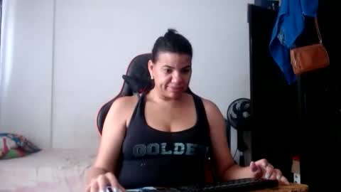 Snapshot of ariannaloovel chatting on June 7, 3:27 pm ariannaloovel online show from June 7, 3:27 pm