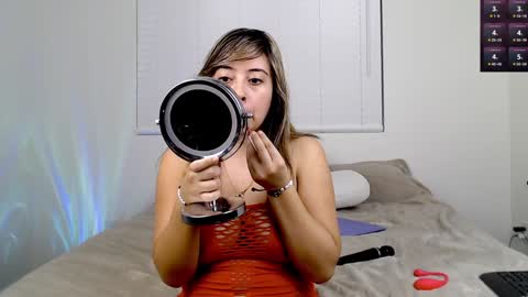 Snapshot of ariannapena chatting on December 20, 4:53 am Arianna Pea online show from December 20, 4:53 am