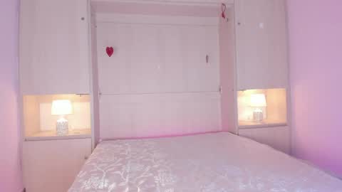 ariannavega_ online show from April 17, 12:19 pm