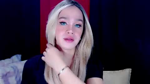 ARIANNE CUMS  online show from December 2, 12:19 am