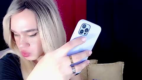 ARIANNE CUMS  online show from December 2, 8:09 am