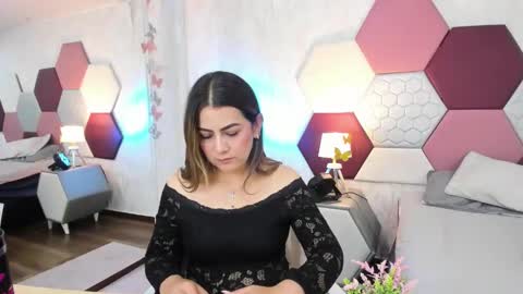 Snapshot of ariarous chatting on May 30, 5:21 pm aria online show from May 30, 5:21 pm