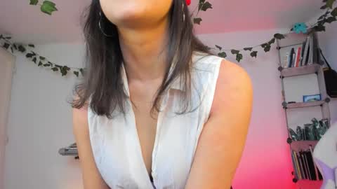 Snapshot of ariarouse chatting on October 13, 9:26 pm Arianna Rouse online show from October 13, 9:26 pm