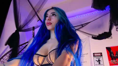 Snapshot of ariavossx chatting on November 30, 10:03 pm Aria online show from November 30, 10:03 pm