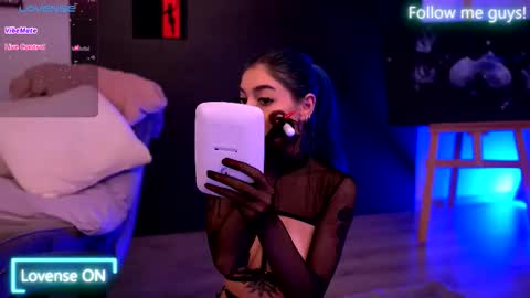 Snapshot of ariaxstark chatting on September 27, 8:25 pm Aria online show from September 27, 8:25 pm