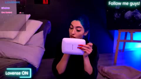 Snapshot of ariaxstark chatting on September 29, 8:24 pm Aria online show from September 29, 8:24 pm