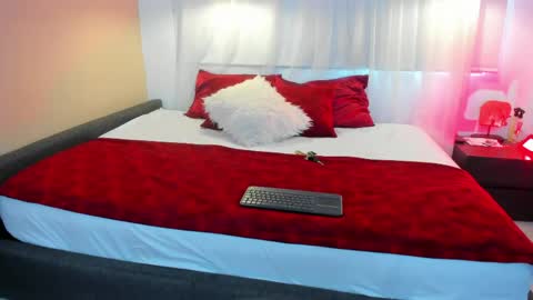Snapshot of ariblake chatting on May 21, 12:01 pm Ari and Aiden online show from May 21, 12:01 pm