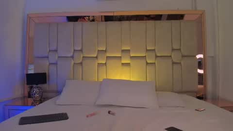 Snapshot of aribloom7 chatting on July 5, 7:43 pm Welcome to Ari room online show from July 5, 7:43 pm