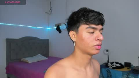 Snapshot of ariel_adan chatting on July 10, 5:37 pm ariel_adan online show from July 10, 5:37 pm