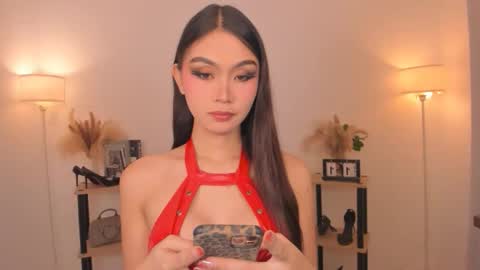 MIRA GREYSON online show from March 3, 11:49 am