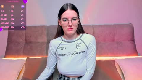 Snapshot of ariellateska chatting on December 2, 3:58 am Ariella online show from December 2, 3:58 am