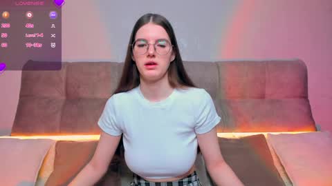 Snapshot of ariellateska chatting on December 7, 4:42 am Ariella online show from December 7, 4:42 am