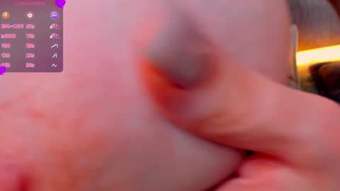 Snapshot of ariellateska chatting on December 18, 4:31 am Ariella online show from December 18, 4:31 am