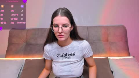 Snapshot of ariellateska chatting on January 5, 5:30 am Ariella online show from January 5, 5:30 am