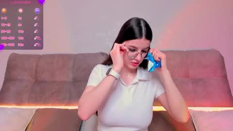 Snapshot of ariellateska chatting on February 18, 6:04 am Ariella online show from February 18, 6:04 am